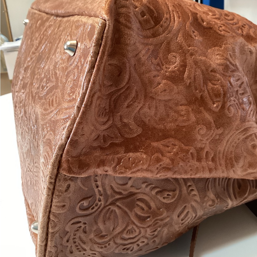 #585 Isadora Italian Leather Large Embossed Floral Leather Shoulder Bag - - Picture 6 of 16